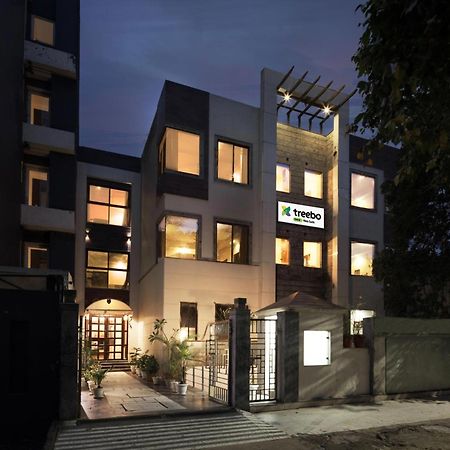 Treebo White Castle, Gurgaon Hotel Екстериор снимка