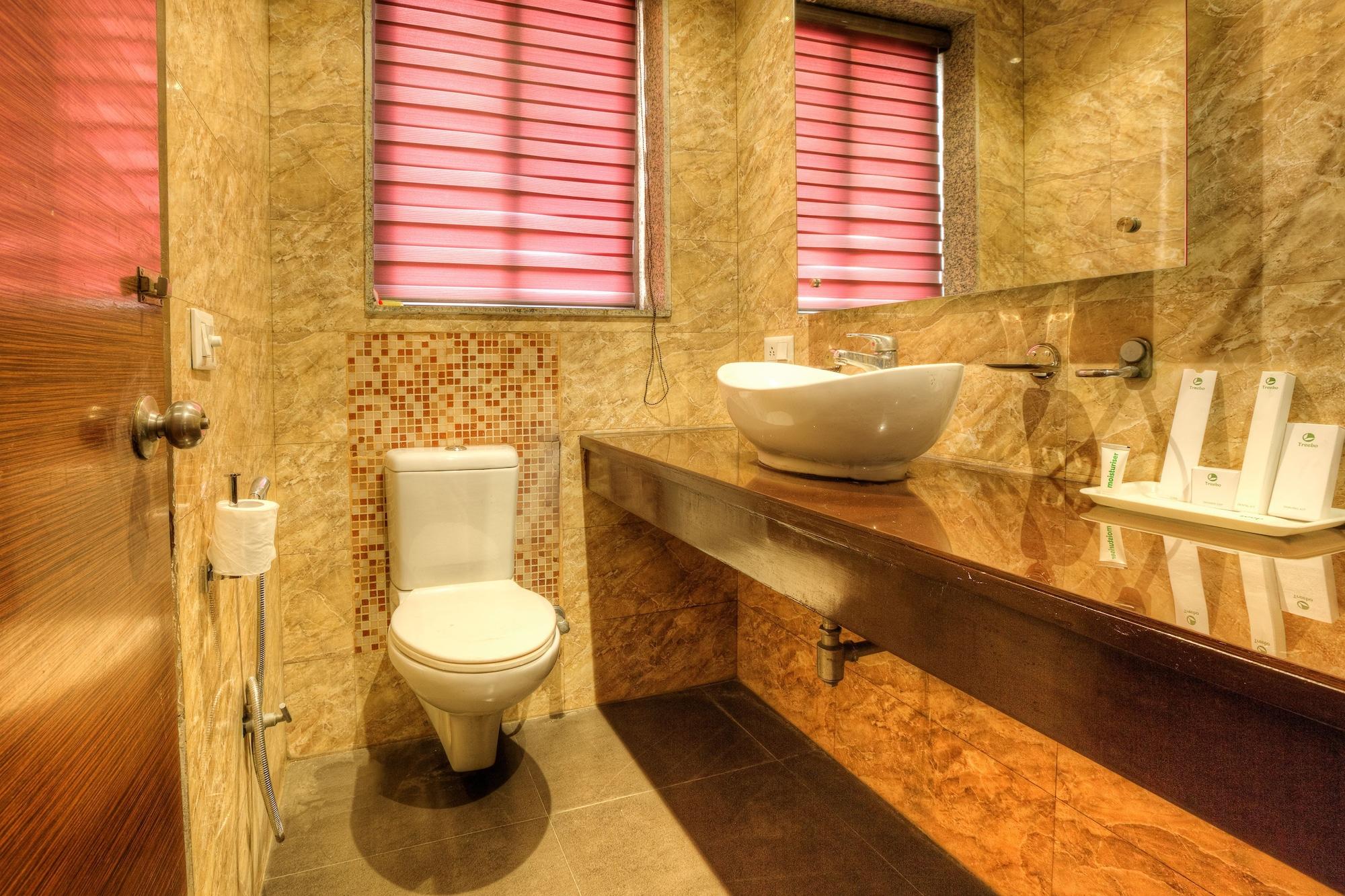 Treebo White Castle, Gurgaon Hotel Екстериор снимка