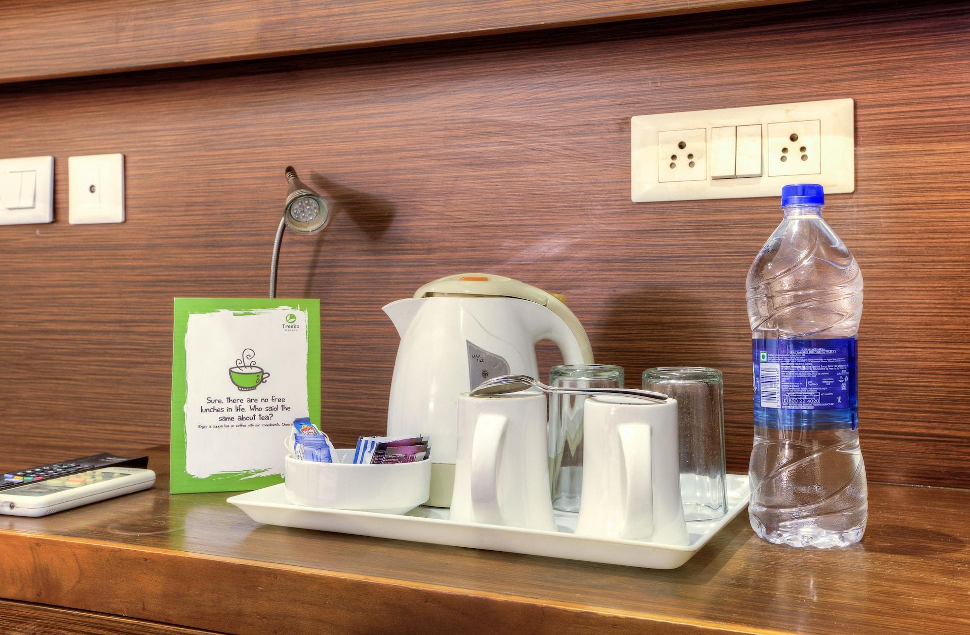 Treebo White Castle, Gurgaon Hotel Екстериор снимка