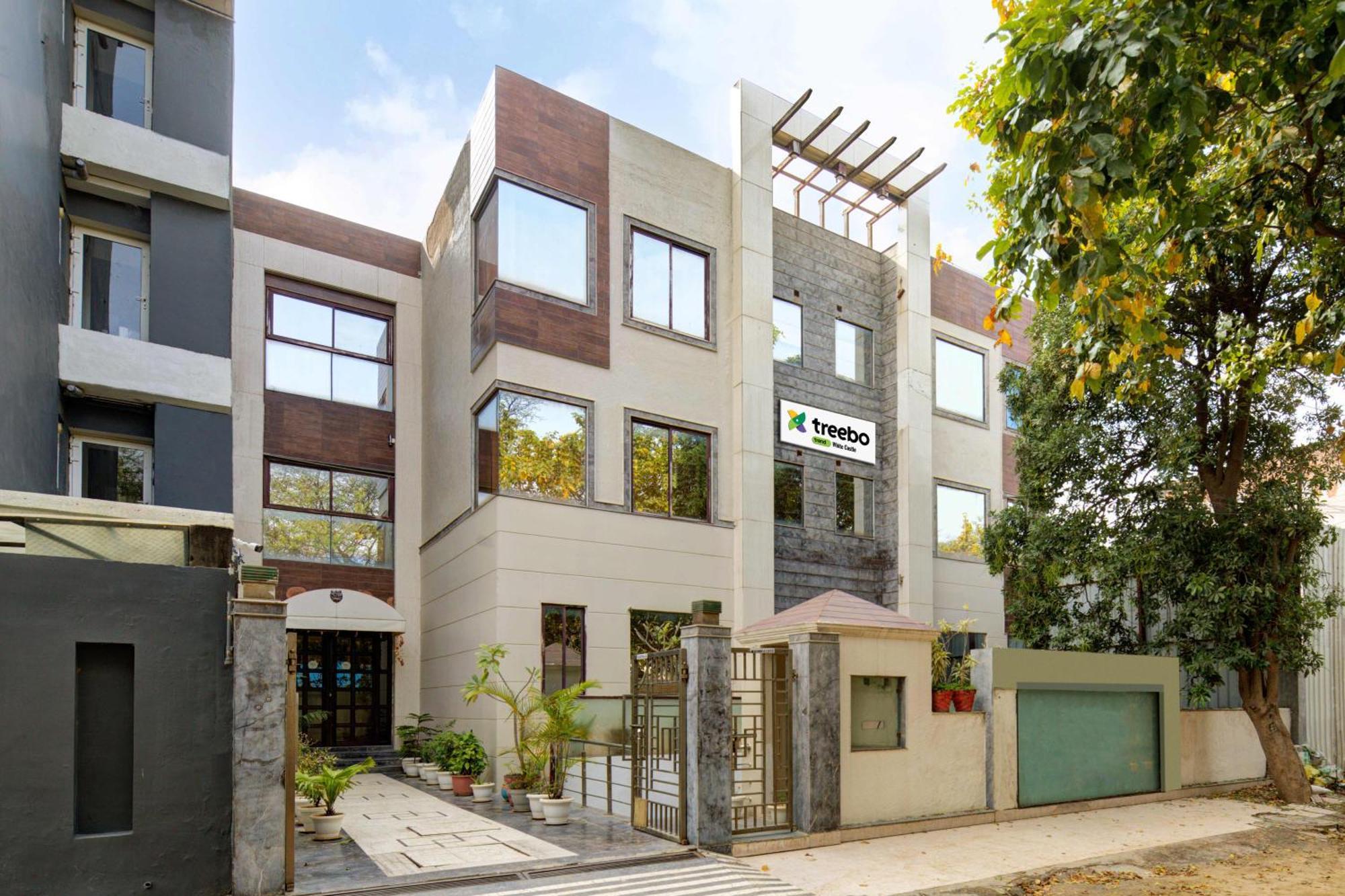 Treebo White Castle, Gurgaon Hotel Екстериор снимка