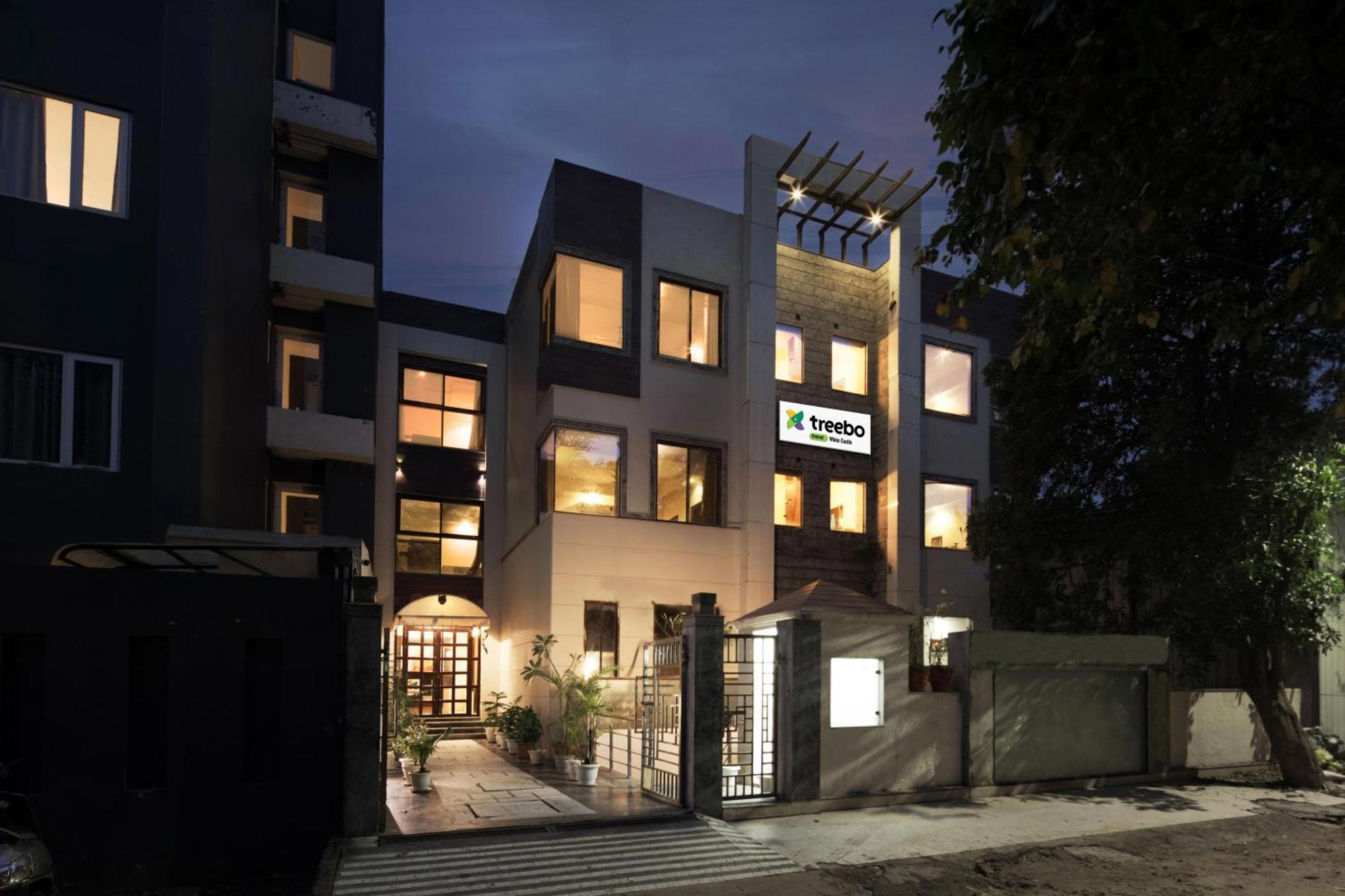 Treebo White Castle, Gurgaon Hotel Екстериор снимка