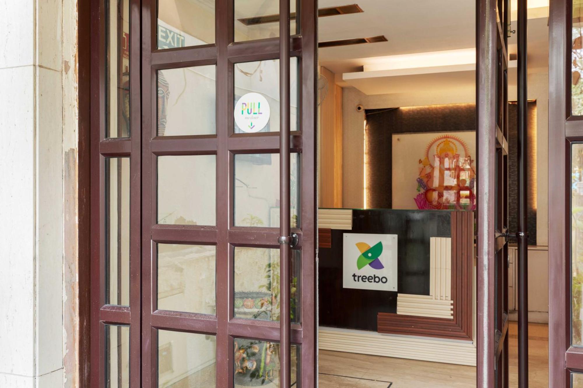 Treebo White Castle, Gurgaon Hotel Екстериор снимка