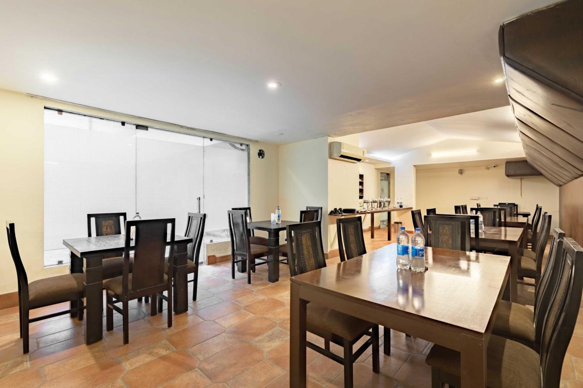 Treebo White Castle, Gurgaon Hotel Екстериор снимка