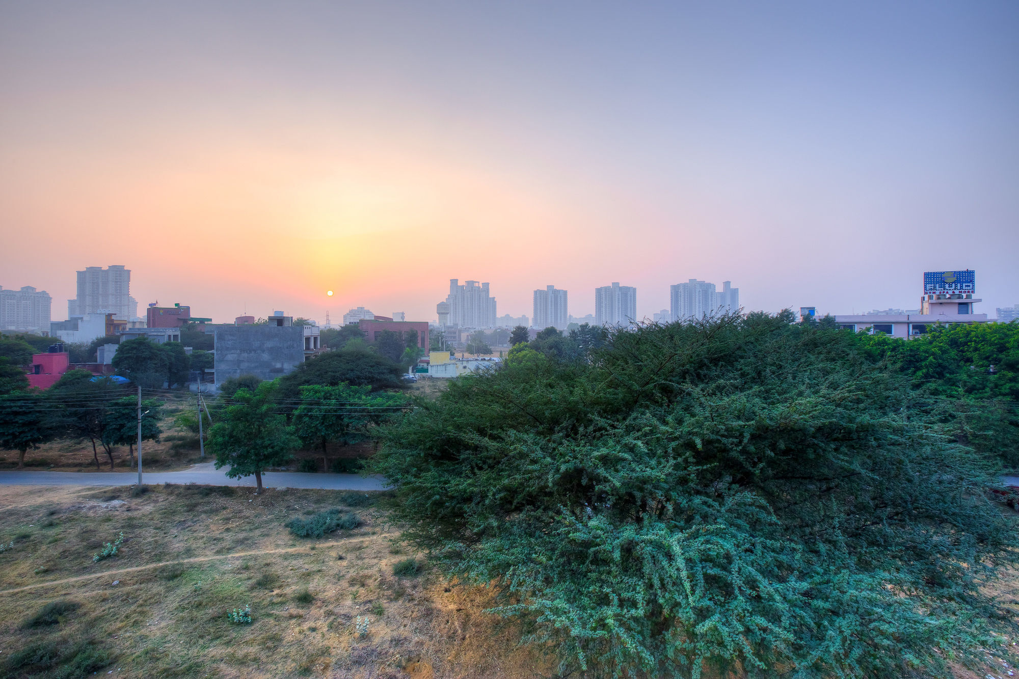 Treebo White Castle, Gurgaon Hotel Екстериор снимка