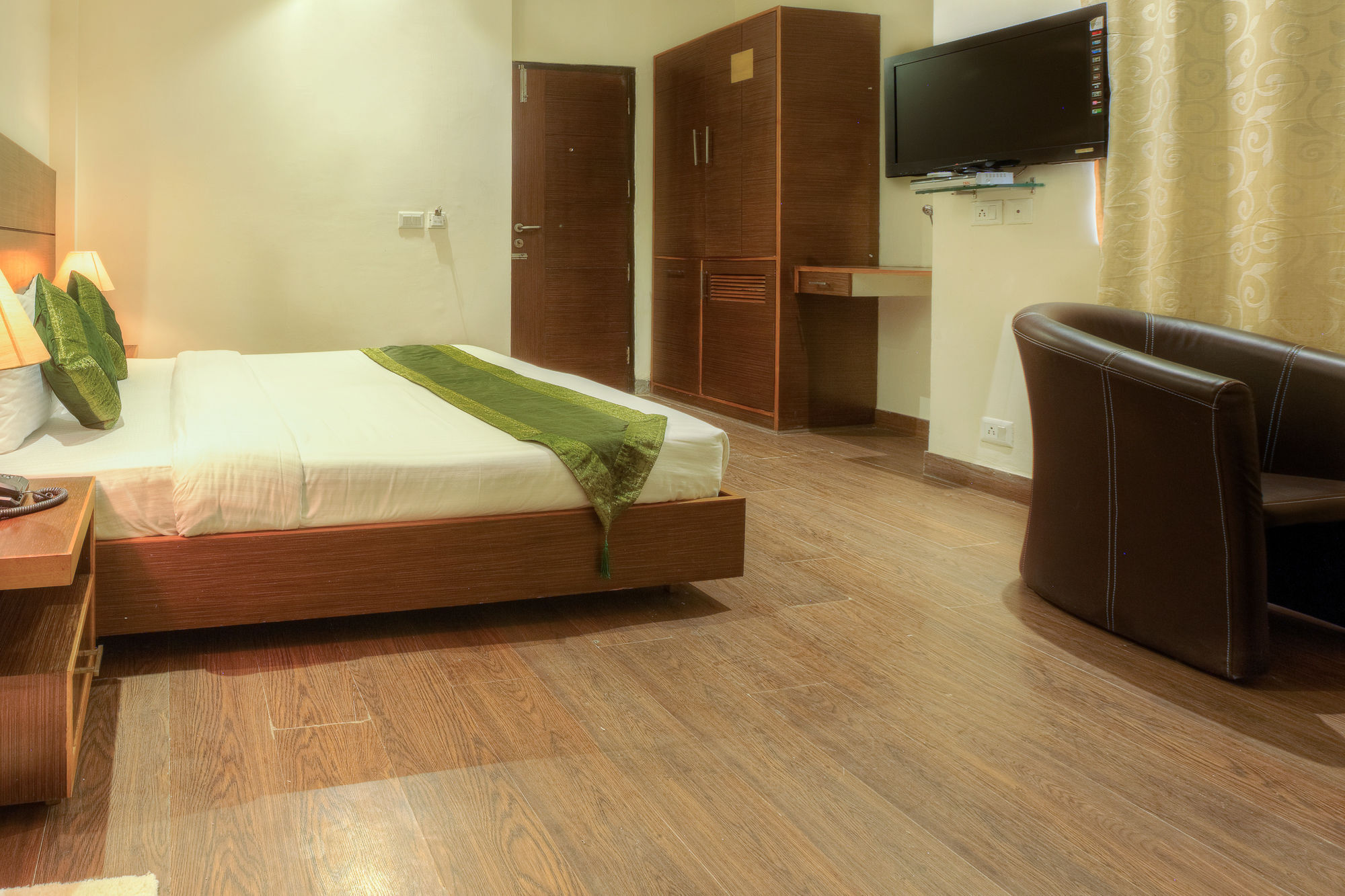 Treebo White Castle, Gurgaon Hotel Екстериор снимка