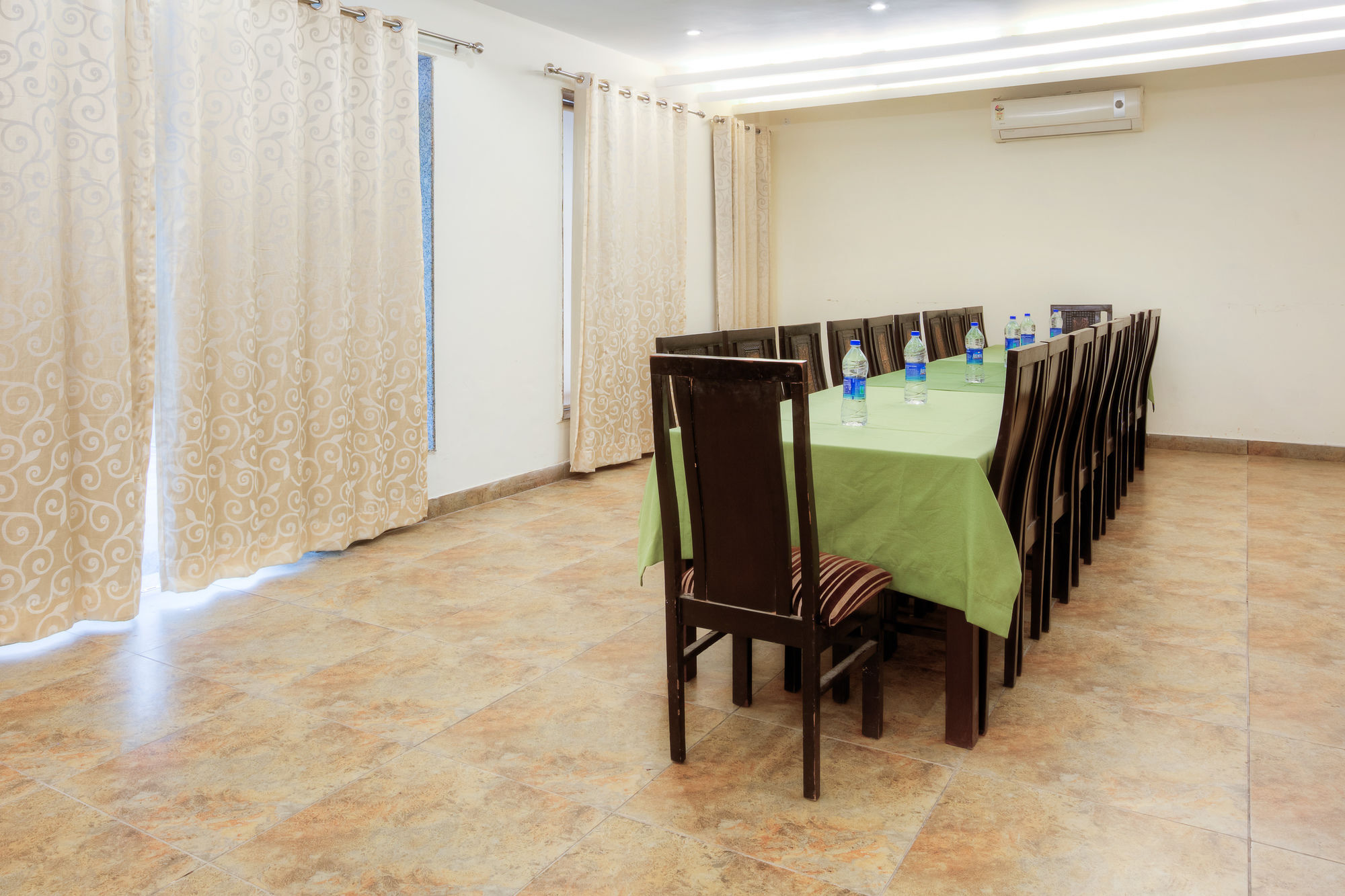 Treebo White Castle, Gurgaon Hotel Екстериор снимка